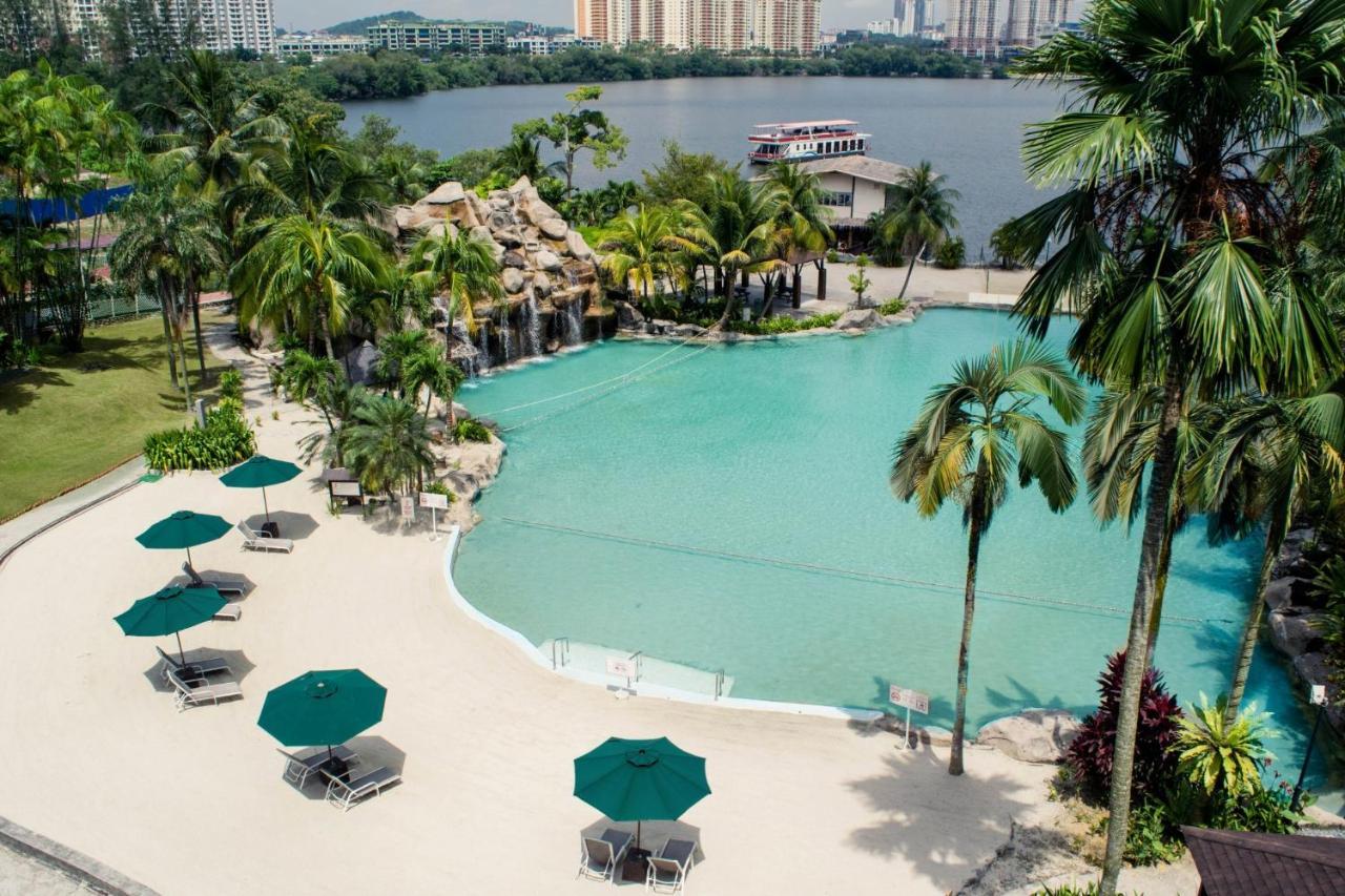 Mines Beach Resort Hotel Seri Kembangan Kültér fotó
