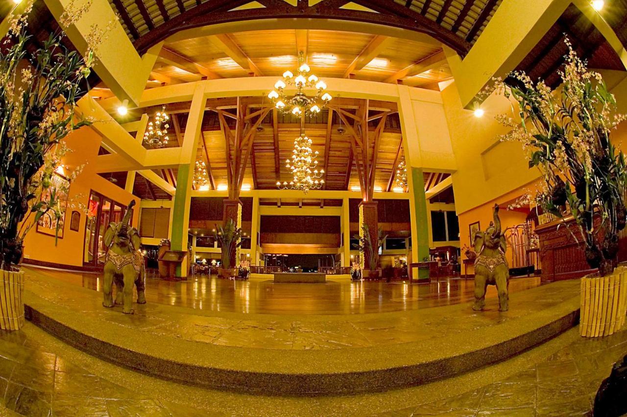 Mines Beach Resort Hotel Seri Kembangan Kültér fotó