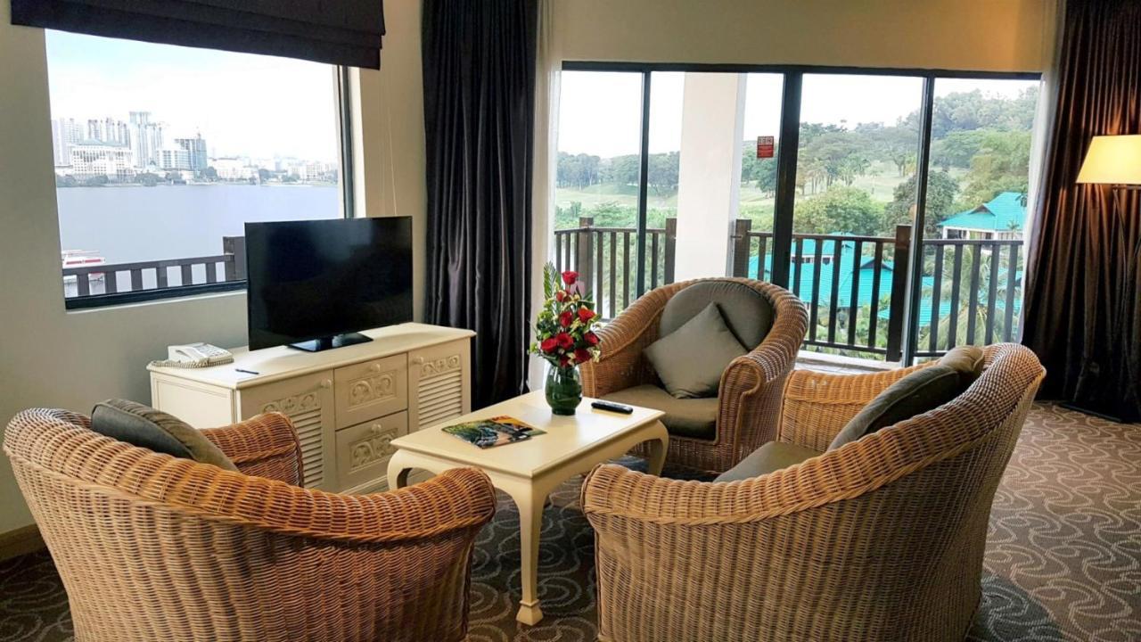 Mines Beach Resort Hotel Seri Kembangan Kültér fotó