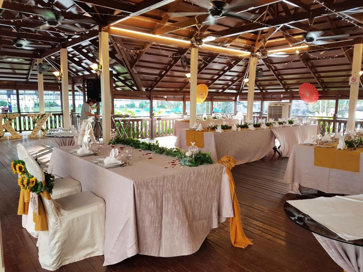 Mines Beach Resort Hotel Seri Kembangan Kültér fotó