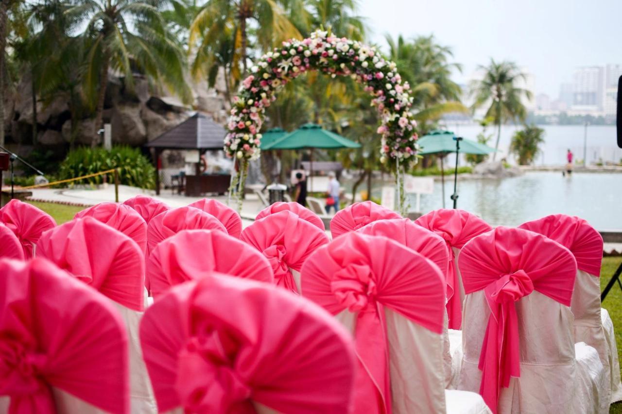 Mines Beach Resort Hotel Seri Kembangan Kültér fotó
