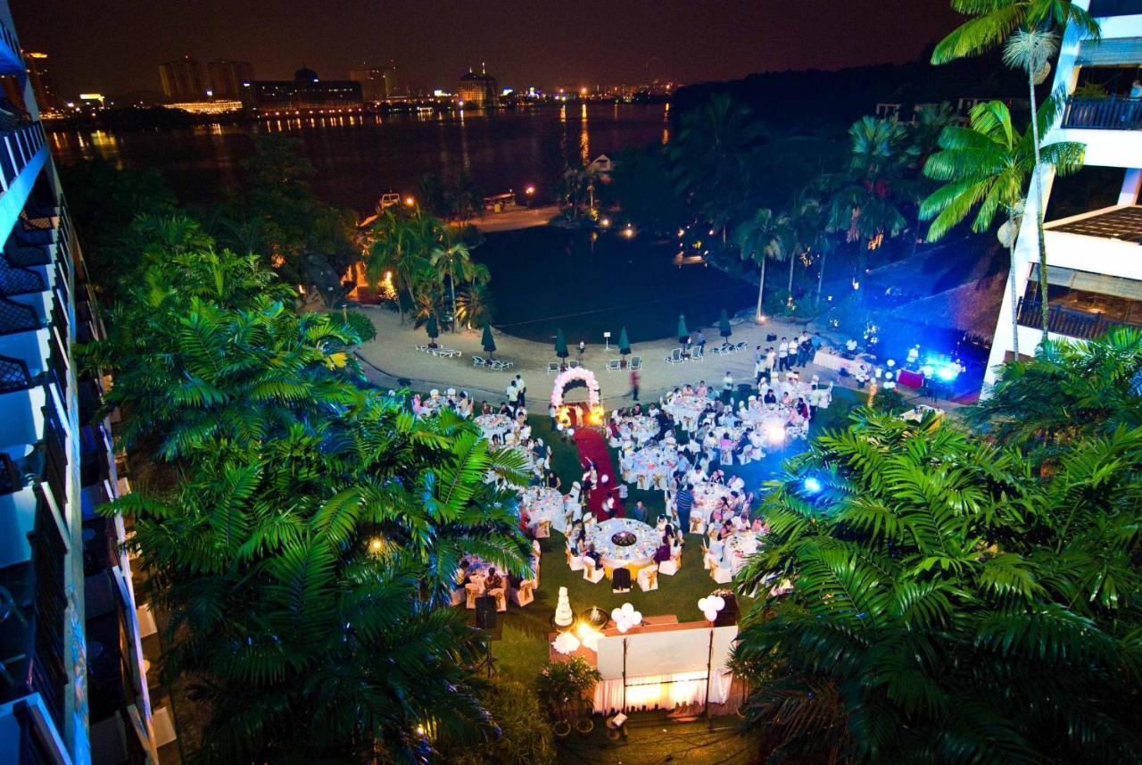 Mines Beach Resort Hotel Seri Kembangan Kültér fotó