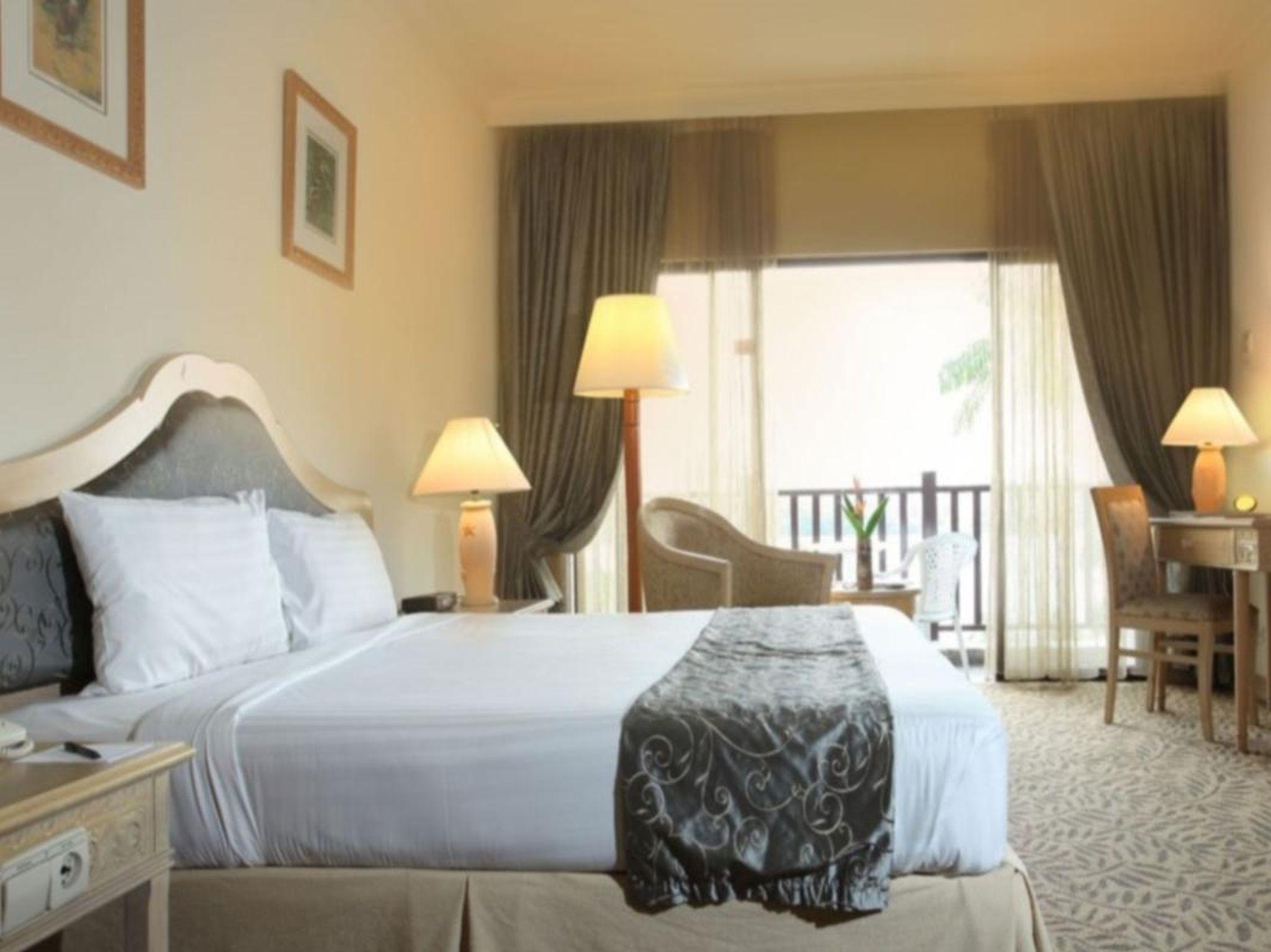 Mines Beach Resort Hotel Seri Kembangan Kültér fotó