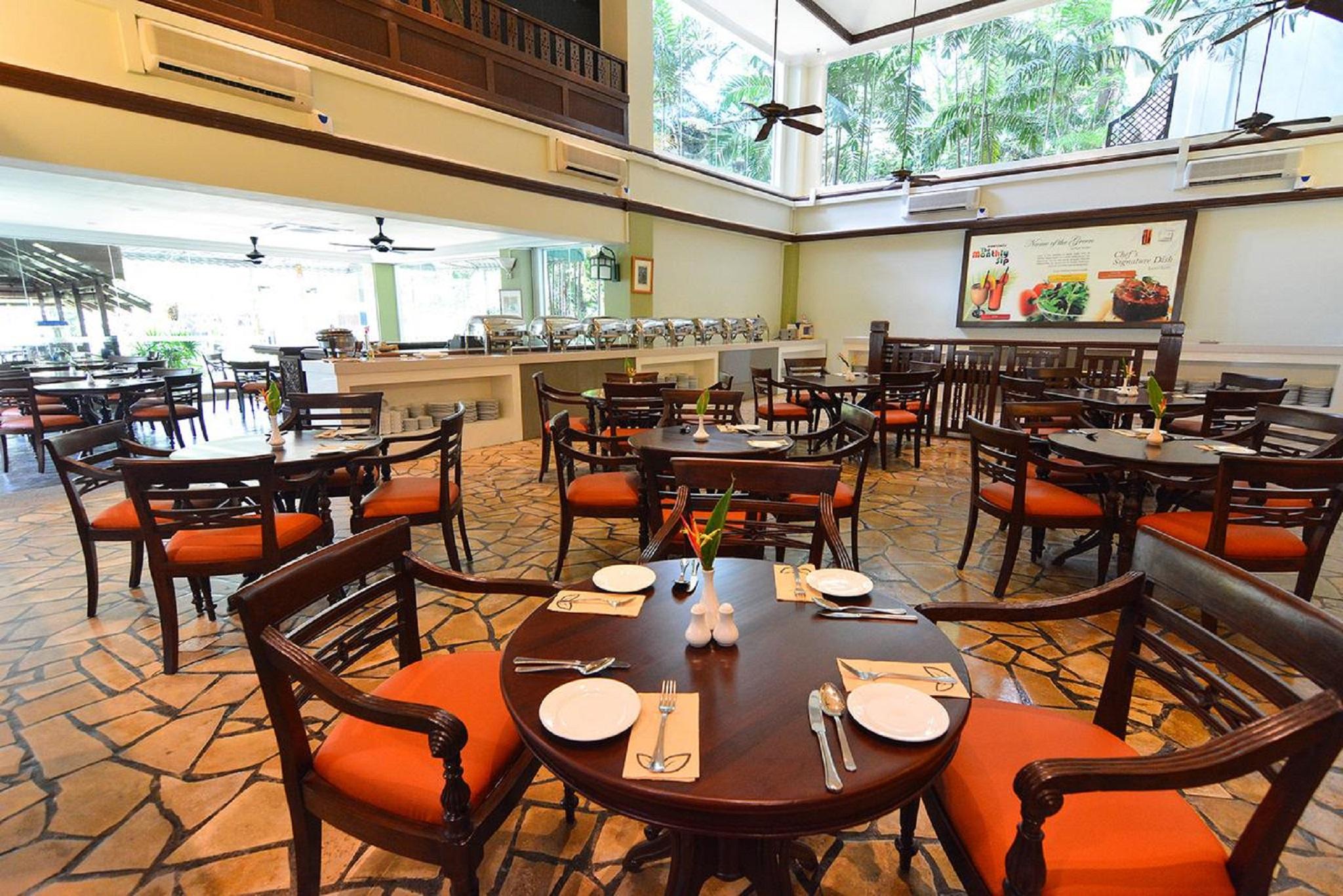 Mines Beach Resort Hotel Seri Kembangan Kültér fotó