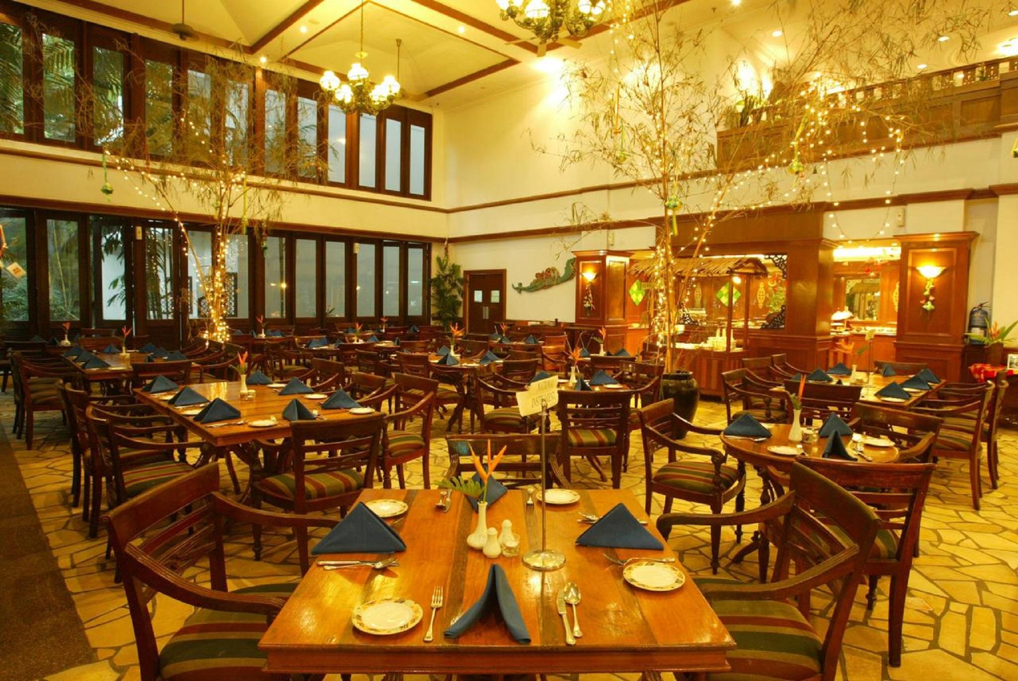 Mines Beach Resort Hotel Seri Kembangan Kültér fotó