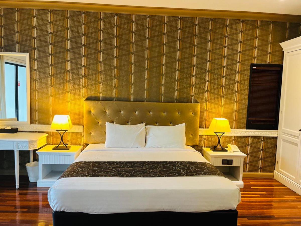 Mines Beach Resort Hotel Seri Kembangan Kültér fotó