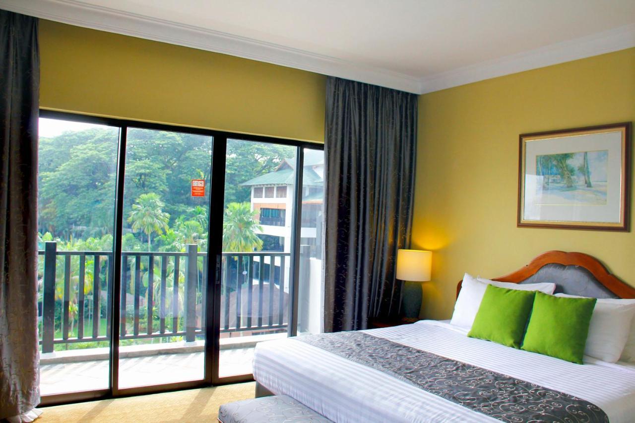 Mines Beach Resort Hotel Seri Kembangan Kültér fotó