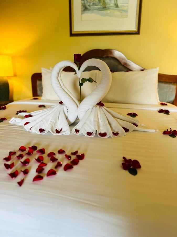 Mines Beach Resort Hotel Seri Kembangan Kültér fotó