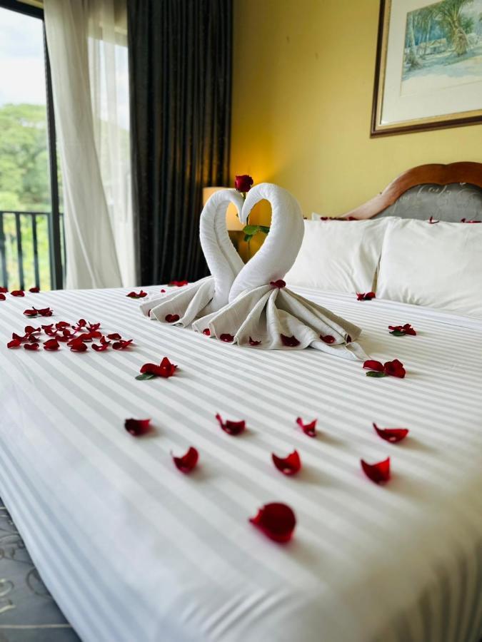 Mines Beach Resort Hotel Seri Kembangan Kültér fotó