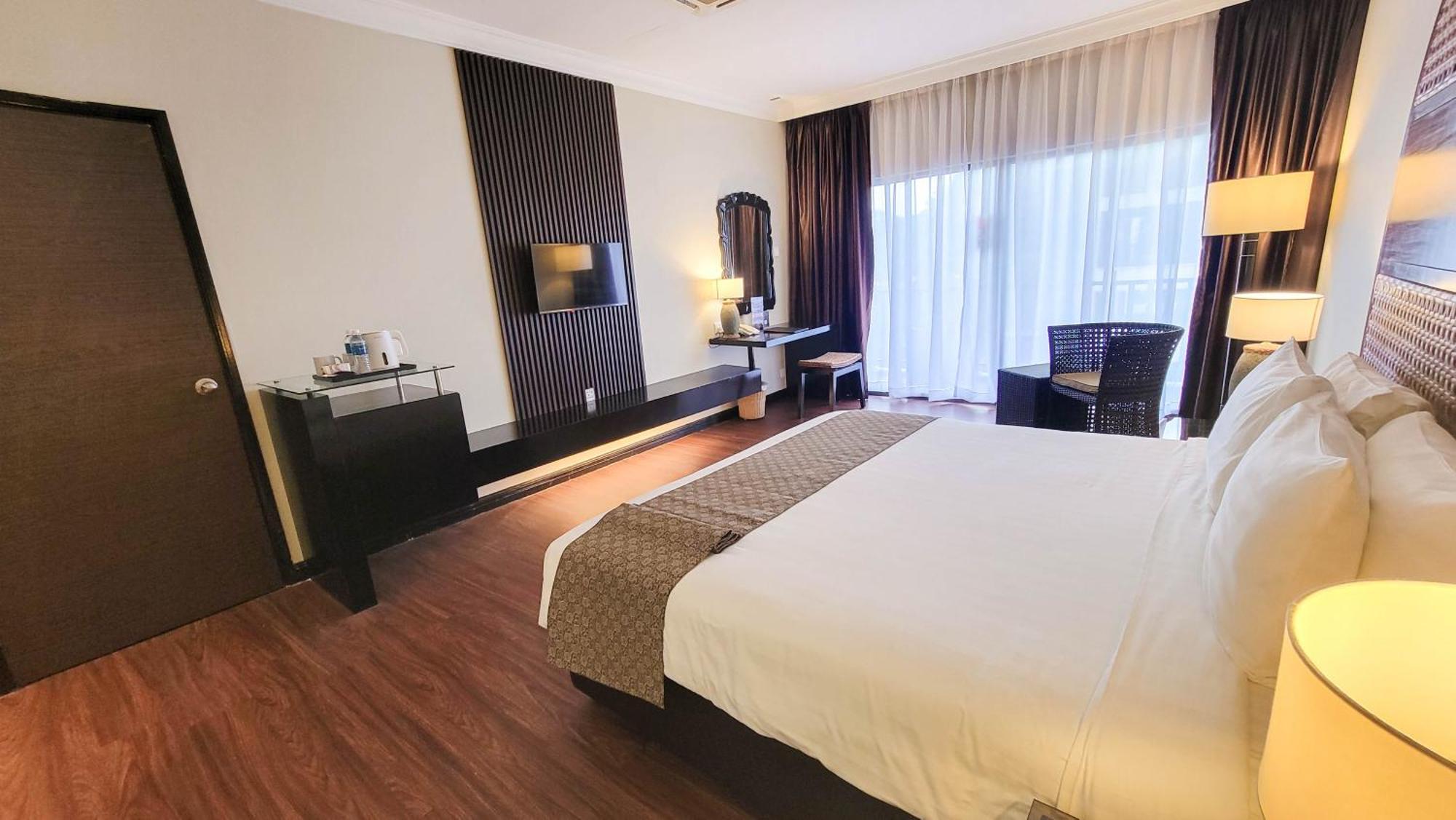 Mines Beach Resort Hotel Seri Kembangan Kültér fotó